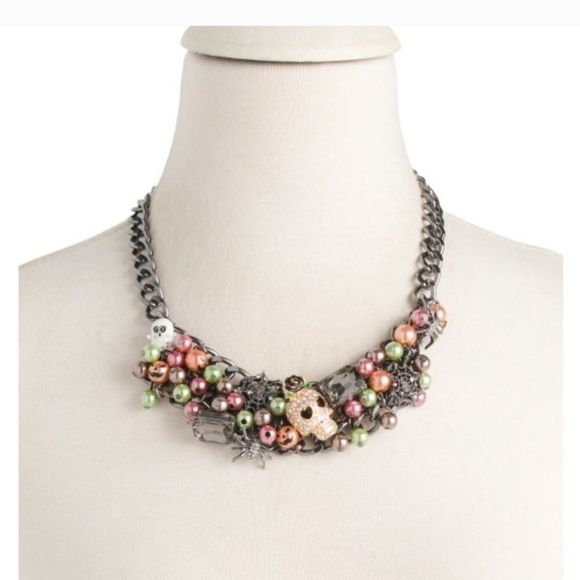 🔹️ Betsey Johnson🔹Whimsigoth Sugar Skull Gray Pearl Statement  [2023] Necklace - Picture 3 of 7